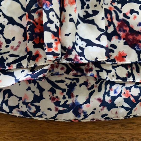 ⚡️ 5/$10 DKNYC Flowy Floral Sleeveless Blouse - Picture 5 of 11